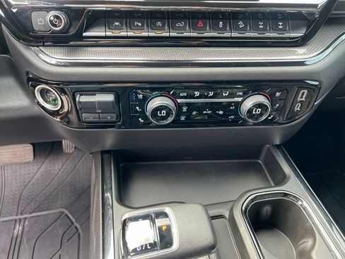Used 2022 Chevrolet Silverado 1500 ZR2 w/ Technology Package AWD/4WD image 25