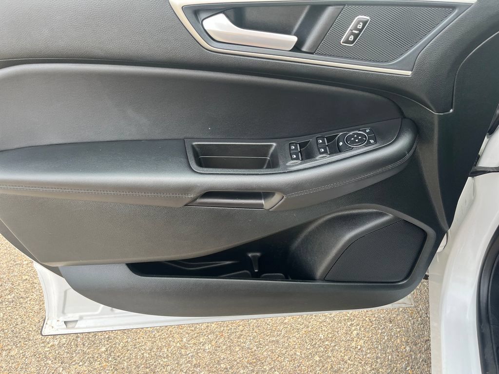 Used 2023 Ford Edge SEL AWD/4WD image 23