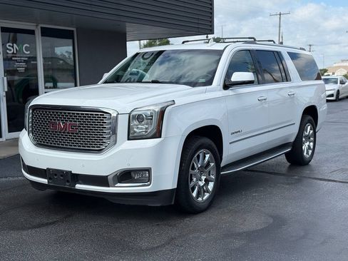 Used 2016 GMC Yukon XL Denali w/ Open Road Package AWD/4WD image 4
