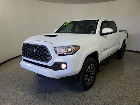 Used 2023 Toyota Tacoma TRD Sport image 2