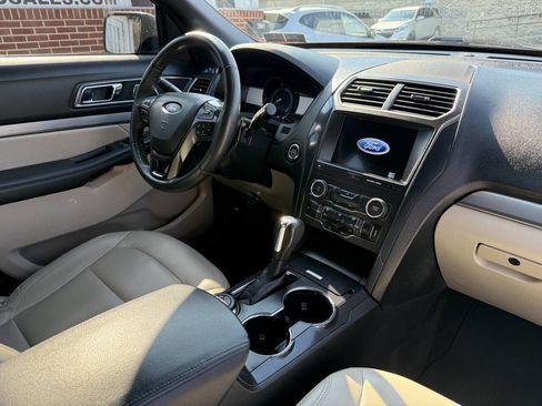 Used 2019 Ford Explorer XLT w/ Equipment Group 202A image 24