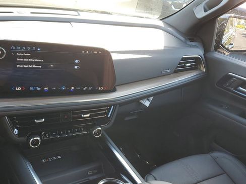 Used 2025 Chevrolet Tahoe High Country image 20