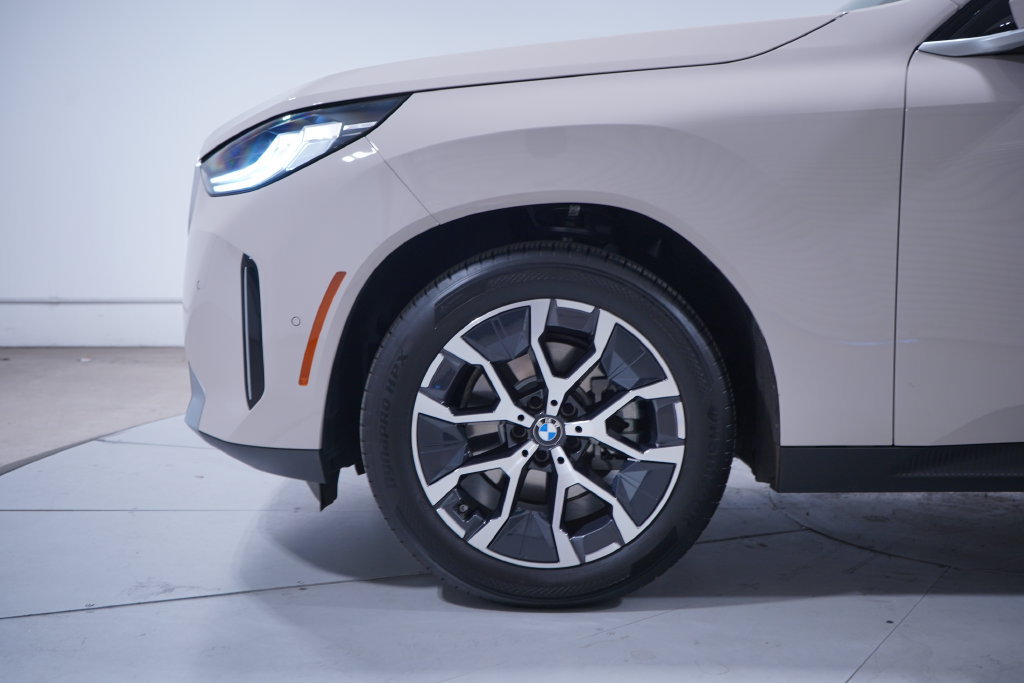 Used 2026 BMW X3 xDrive30i w/ Convenience Package AWD/4WD image 2