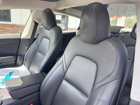 Used 2023 Tesla Model 3 Standard Range RWD image 2
