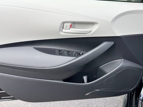 Used 2025 Toyota Corolla LE w/ Convenience Package FWD image 25
