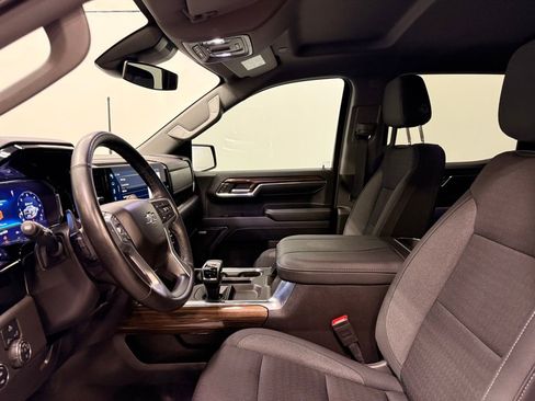 Used 2024 Chevrolet Silverado 1500 LT Trail Boss w/ Convenience Package II image 12