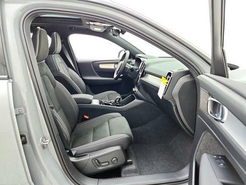 New 2026 Volvo XC40 B5 Ultra w/ Protection Package Premier AWD/4WD image 14