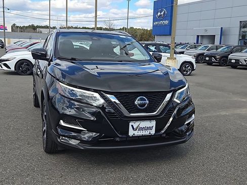 Used 2021 Nissan Rogue Sport SL w/ Premium Package image 3