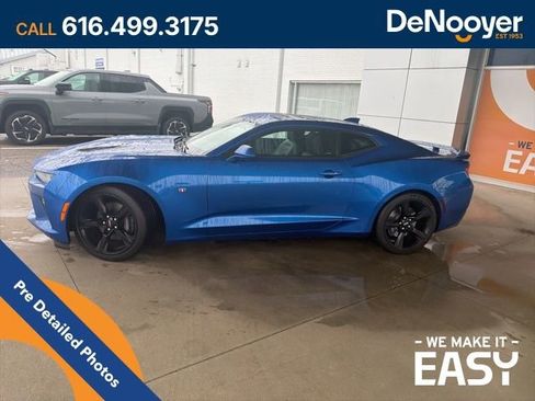 Used 2017 Chevrolet Camaro SS image 2