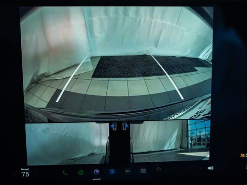 Used 2022 Tesla Model S Plaid image 39