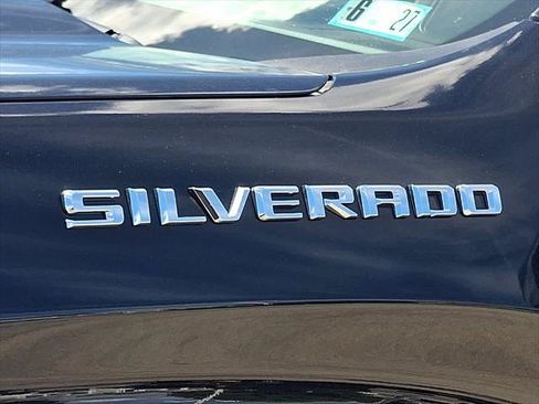 Used 2022 Chevrolet Silverado 1500 LT AWD/4WD image 33