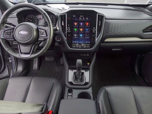 Used 2025 Subaru Forester Limited image 22