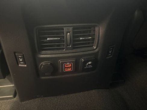 Used 2021 Nissan Titan PRO-4X w/ Pro-4x Convenience Package AWD/4WD image 30