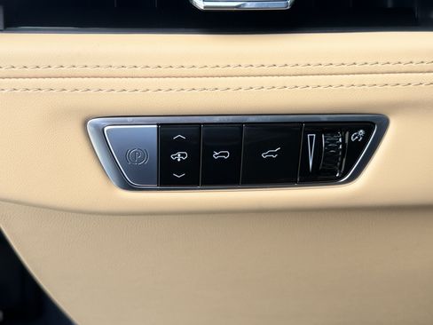 Used 2026 Cadillac Escalade IQL Sport 2 w/ LPO, ONYX Package AWD/4WD image 26