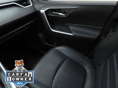 Used 2021 Toyota RAV4 XLE Premium AWD/4WD image 18