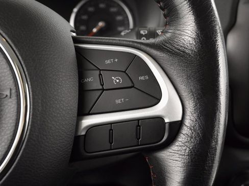 Certified 2023 Jeep Renegade Trailhawk w/ Trailhawk Elite Group image 24