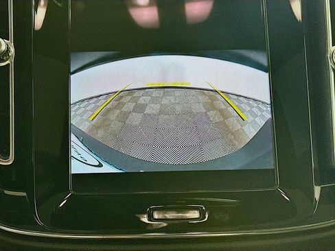 Certified 2023 Volvo XC40 B5 Plus w/ Climate Package image 15