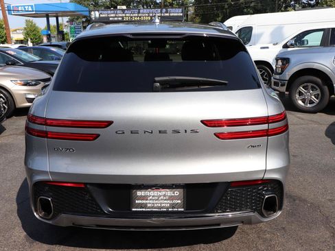 Used 2025 Genesis GV70 2.5T AWD/4WD image 4