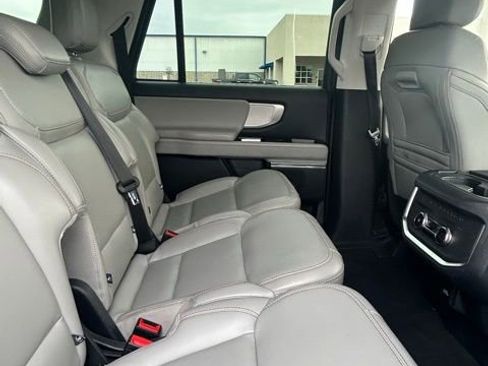 Used 2025 Ford Expedition Max Active AWD/4WD image 10