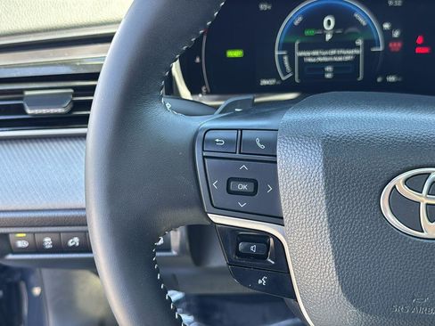 Certified 2025 Toyota Camry SE w/ Convenience Package image 16