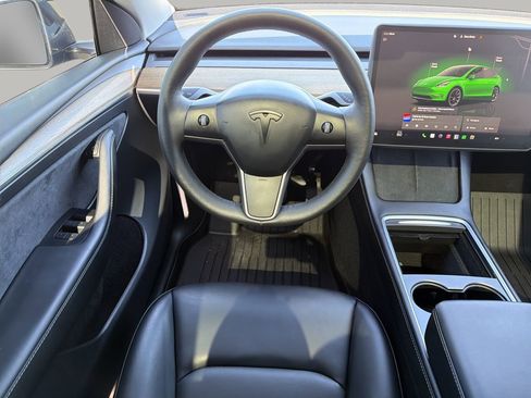 Used 2023 Tesla Model Y Long Range AWD/4WD image 13