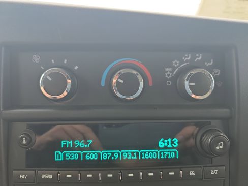 New 2025 Chevrolet Express 4500 Extended w/ Power Convenience Package image 24