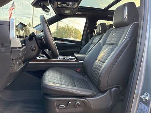 Used 2025 Cadillac Escalade Sport Platinum w/ LPO, Floor Liner Package image 47