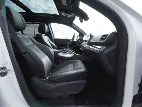 Used 2023 Mercedes-Benz Maybach GLS 600 4MATIC image 56