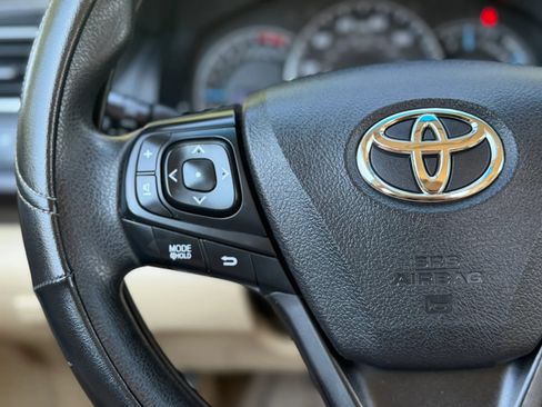 Used 2015 Toyota Camry LE FWD image 29