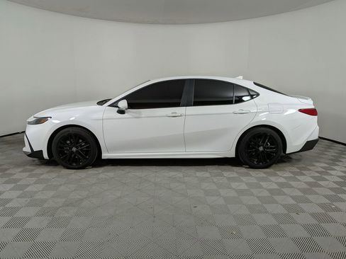 Used 2026 Toyota Camry SE w/ Convenience Package FWD image 6