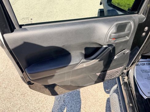 Used 2017 Jeep Wrangler Sport AWD/4WD image 22
