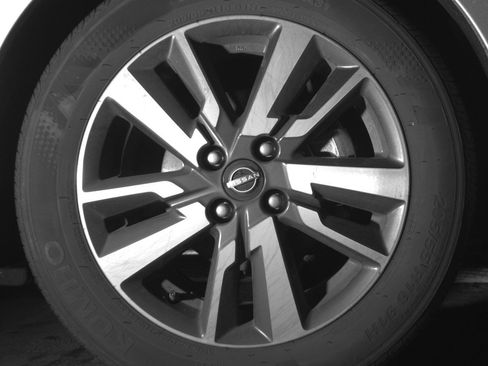 Used 2025 Nissan Versa SV FWD image 13