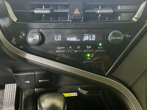 Used 2023 Toyota Camry XLE FWD image 23