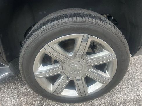 Used 2018 Cadillac Escalade Luxury image 4