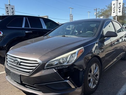 Used 2016 Hyundai Sonata SE image 1