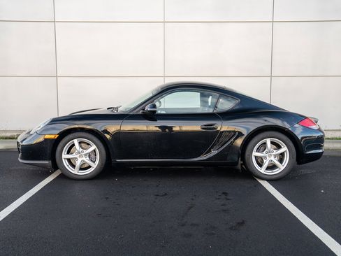 Used 2010 Porsche Cayman image 2