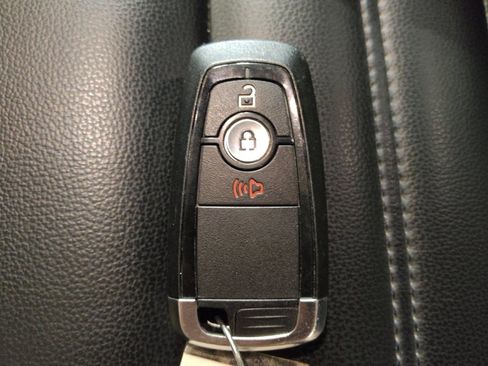 Used 2024 Ford Edge SEL image 32