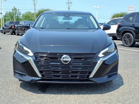 Used 2023 Nissan Altima 2.5 S FWD image 2