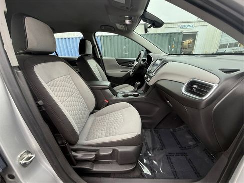 Used 2020 Chevrolet Equinox LS image 19
