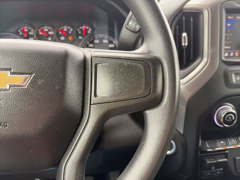 Used 2023 Chevrolet Silverado 1500 Custom image 18