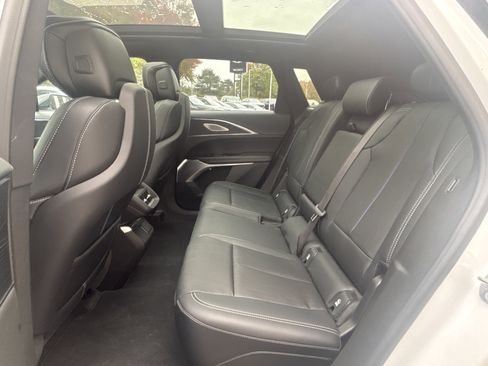 Used 2024 Cadillac Lyriq Luxury image 30