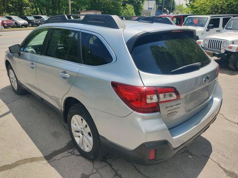 Used 2018 Subaru Outback 2.5i Premium AWD/4WD image 4