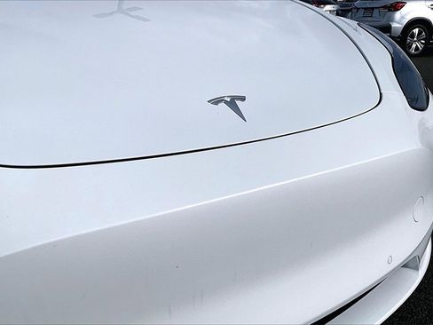 Used 2021 Tesla Model Y Long Range image 27