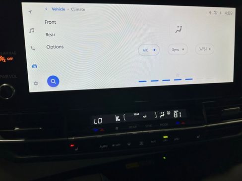 Used 2025 Toyota Sienna XSE image 31