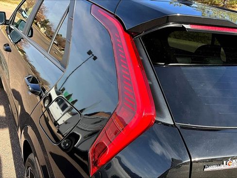Used 2024 Kia Niro EX Touring image 33