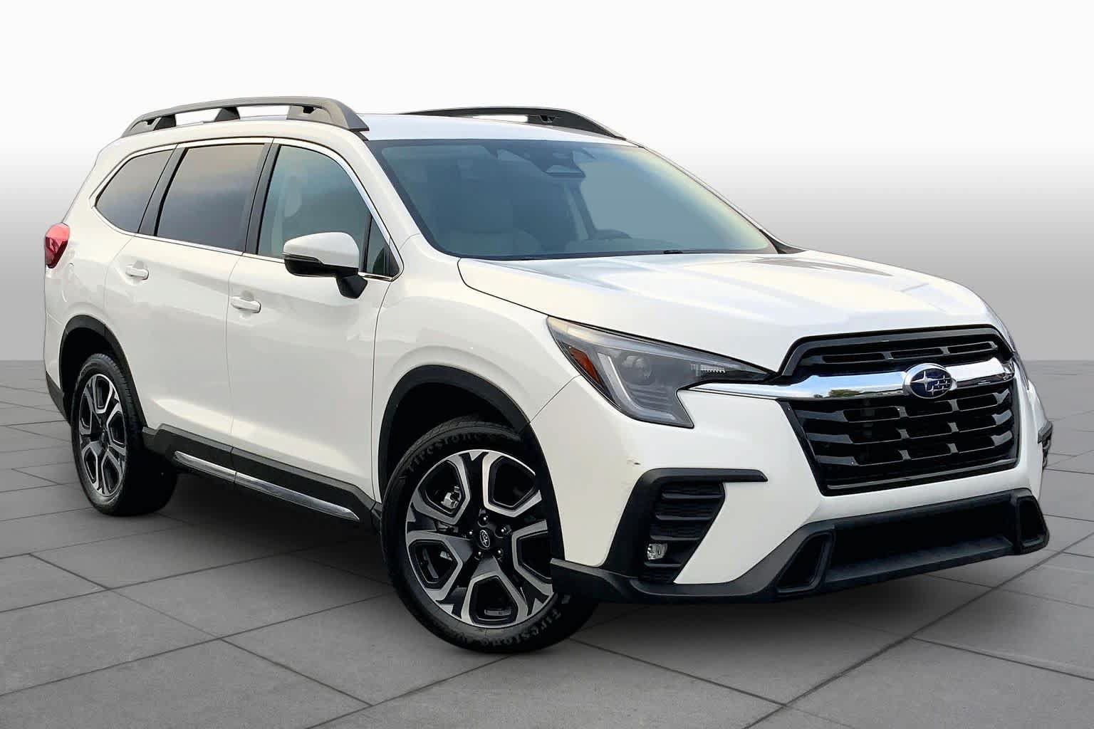 Used 2023 Subaru Ascent Limited AWD/4WD image 3