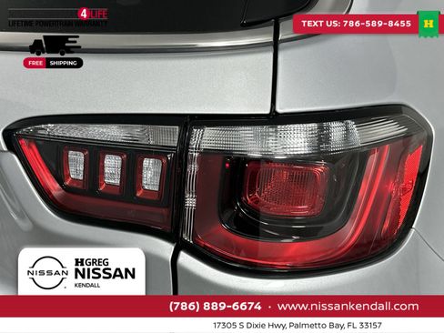 Used 2025 Jeep Compass Sport image 30