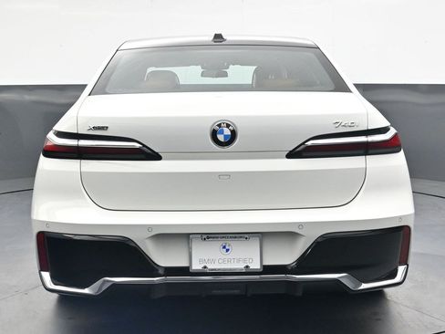 Used 2024 BMW 740i xDrive AWD/4WD image 5