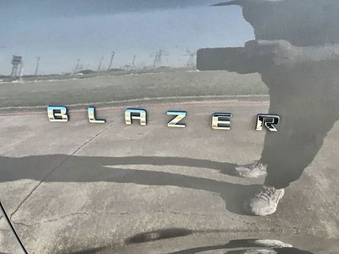 Used 2021 Chevrolet Blazer LT image 38