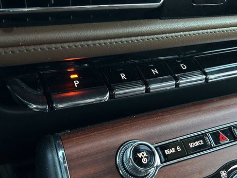 Used 2023 Lincoln Aviator Reserve w/ Equipment Group 201A image 19